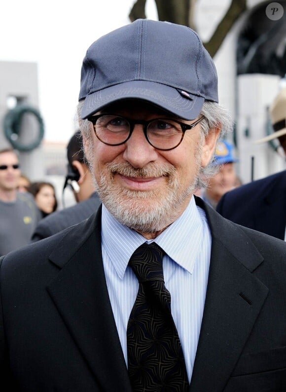 Steven Spielberg, à l'occasion de la cérémonie commémorative en mémoire aux soldats du Pacifique qui ont combattu pendant la Seconde Guerre Mondiale, à Washington, le 11 mars 2010.