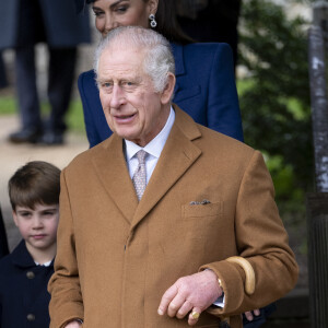 Tout le reste de la famille était également au rendez-vous.
Le roi Charles III d'Angleterre - Les membres de la famille royale britannique lors de la messe du matin de Noël en l'église St-Mary Magdalene à Sandringham, le 25 décembre 2023.