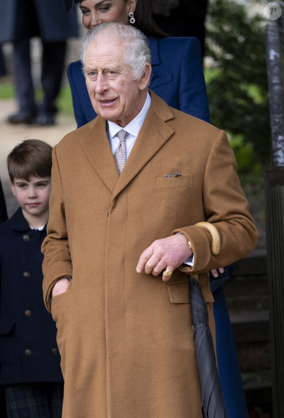 Tout le reste de la famille était également au rendez-vous.
Le roi Charles III d'Angleterre - Les membres de la famille royale britannique lors de la messe du matin de Noël en l'église St-Mary Magdalene à Sandringham, le 25 décembre 2023.