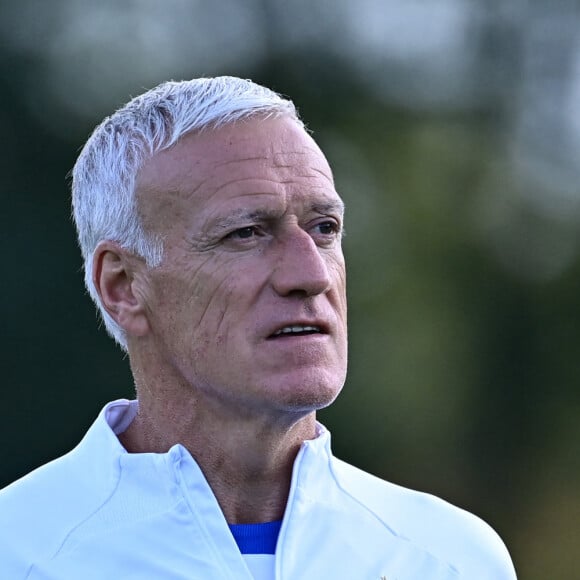 "Avec mon papa et mon frère, cela reste des grands souvenirs", explique Didier Deschamps
 
Didier Deschamps (sélectionneur) - - L'équipe de France en entrainement au Centre National du Football (CNF) de Clairefontaine-en-Yvelines, France, le 9 octobre 2023. © Federico Pestellini/Panoramic/Bestimage