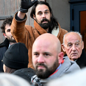 Jules, fils de Guy Marchand lors des obsèques de Guy Marchand en l'église Saint-Pierre-ès-Liens à Mollégès le 27 décembre 2023. 