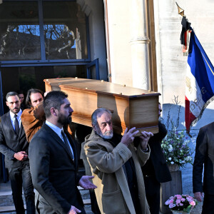 Jules, fils de Guy Marchand lors des obsèques de Guy Marchand en l'église Saint-Pierre-ès-Liens à Mollégès le 27 décembre 2023. 
