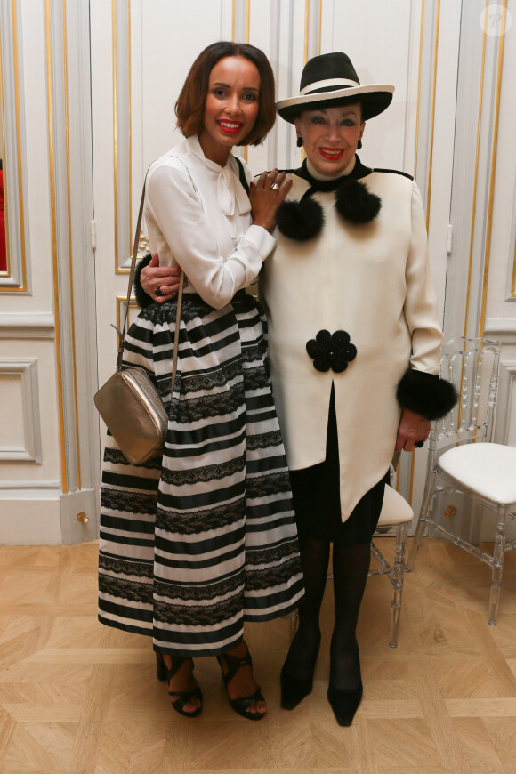 Sonia Rolland (Sonia, habillée par Georges Hobeika, a reçu le prix de la femme humanitaire de l'année), Geneviève de Fontenay - Soirée de remise des prix de la 12ème édition du TROFEMINA (prix décerné à des femmes d'exception) au pavillon Royal à Paris, le 14 octobre 2015.