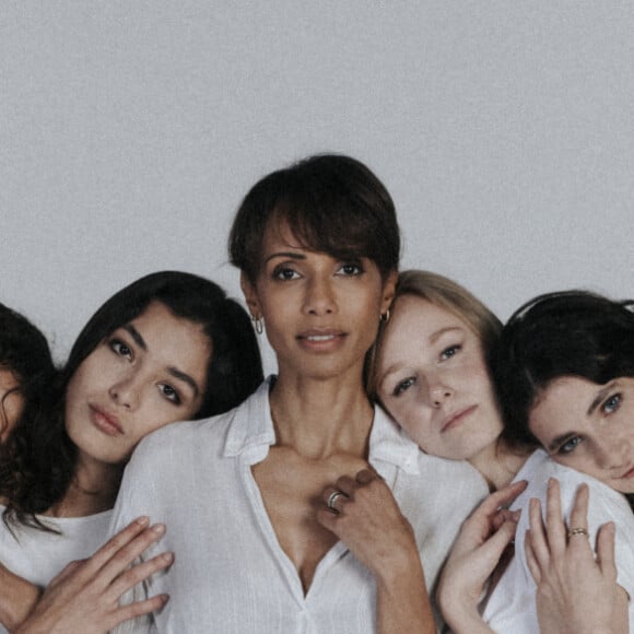 Sonia Rolland a fait appel à des actrices de talent dont Loriane Klupsch, Marine Sainsily, Esther Rollande, Fannie Fararik , Aliette Benoist, Koukla Lapidus, Anaïs Biady Nako 
Exclusif - Loriane Klupsch, Marine Sainsily, Esther Rollande, Sonia Rolland, Fannie Fararik , Aliette Benoist, Koukla Lapidus, Anaïs Biady Nako - Rendez-vous avec Sonia Rolland et les actrices de son premier film "un destin inattendu". Le film est présenté en avant-première au festival du film francophone de Angoulême. © Kevin Antoine / Bestimage