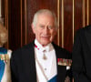 Parfois, elle est même plus proche de lui qu'il ne l'est de William ! 
La reine consort Camilla, le roi Charles III d'Angleterre, le prince William, prince de Galles, Catherine Kate Middleton, princesse de GallesLa famille royale du Royaume Uni lors d'une réception pour les corps diplomatiques au palais de Buckingham à Londres le 5 décembre 2023 
