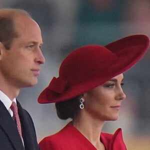 Le président de la Corée du Sud, Yoon Suk Yeol, et sa femme Kim Keon Hee, Le roi Charles III d'Angleterre et Camilla Parker Bowles, reine consort d'Angleterre, Le prince William, prince de Galles, et Catherine (Kate) Middleton, princesse de Galles, - Cérémonie de bienvenue du président de la Corée du Sud à Horse Guards Parade à Londres, le 21 novembre 2023. 