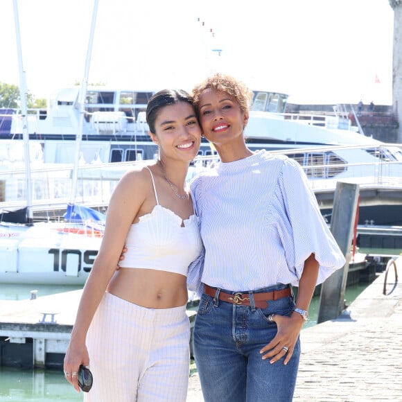 Esther Rollande, Sonia Rolland - Photocall du film "Un destin inattendu" lors de la 25ème édition du Festival de la Fiction de la Rochelle. Le 13 septembre 2023 © Denis Guignebourg / Bestimage