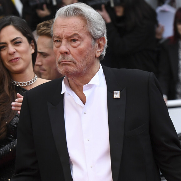 Alain Delon et sa fille Anouchka Delon - Montée des marches du film "A Hidden Life" lors du 72ème Festival International du Film de Cannes.