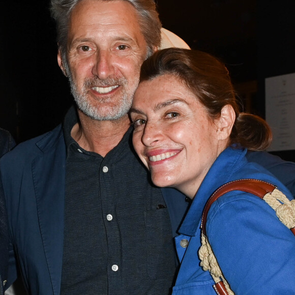 Notamment à son coup de coeur pour Daphné Roulier, la femme d'Antoine de Caunes.
Exclusif - Antoine de Caunes et sa femme Daphné Roulier - People à la 100ème du spectacle de Vincent Dedienne "Un soir de gala" aux théâtre Marigny à Paris le 27 juin 2022. © Coadic Guirec/Bestimage 