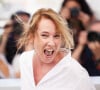 Elle explique : "L'insomnie, c'est venu d'un coup, il y a six ans."
Emmanuelle Bercot au photocall de "L'Abbé Pierre - Une Vie de Combats" lors du 76ème Festival International du Film de Cannes, le 27 mai 2023. © Moreau/Jacovides/Bestimage 