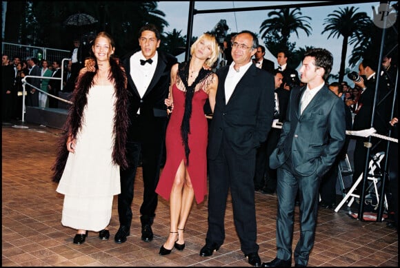 Marion Cotillard, Samy Naceri, Emma Sjoberg, Gérard Pières et Frédéric Diefenthal lors de la présentation du film Taxi au Festival de Cannes en 1998