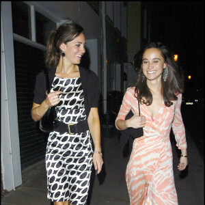 Kate Middleton et sa soeur Pippa au Boujis Club au sud de Kensington à Londres le 17 mai 2007