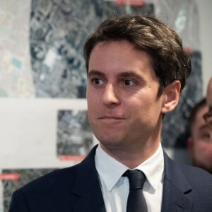 Gabriel Attal, premier ministre en visite au commissariat de Police Nationale d'Ermont-Eaubonne. Le 10 janvier 2024 © Eric Tschaen / Pool / Bestimage