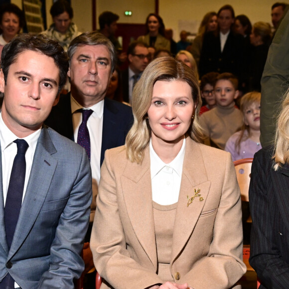 La Première Dame française Brigitte Macron, son homologue la Première Dame ukrainienne Olena Zelenska et le ministre de l'Éducation nationale Gabriel Attal, visitent l'école élémentaire publique de l'Arbalète du 5ème arrondissement qui accueille des enfants ukrainiens à Paris, France, le 9 novembre 2023. © Pierre Perusseau/Bestimage