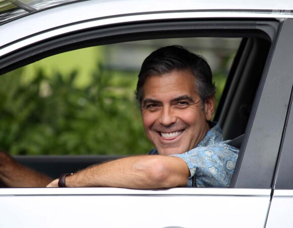 George Clooney sur le tournage de son nouveau film, The Descendants, à Hawaï, le 12 mars 2010 !