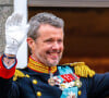Son intronisation a eu lieu ce dimanche 14 janvier juste après l'abdication de sa mère, la reine Margrethe II
Le roi Frederik X de Danemark - Intronisation du roi Frederik X au palais Christiansborg à Copenhague, Danemark le 14 janvier 2024. Le nouveau roi et sa famille saluent la foule depuis le balcon du palais. 