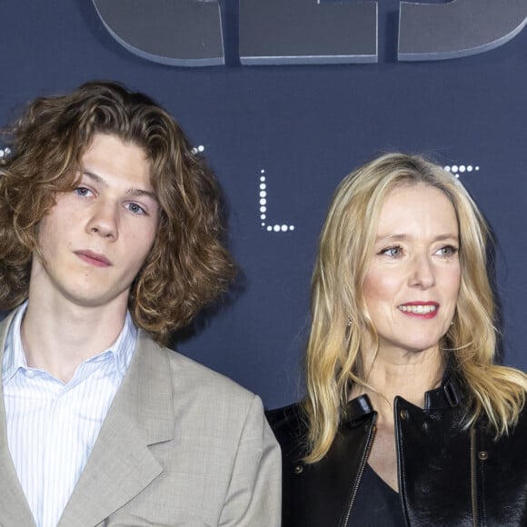 Samuel Kircher (habillé en Dior) et Léa Drucker (habillée Louis Vuitton et bijoux Stone Paris) au photocall du dîner César Révélations 2024 à L'Élysée Montmartre à Paris le 15 janvier 2024. © Olivier Borde / Bestimage 