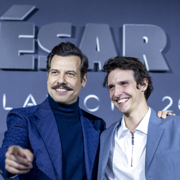 Laurent Lafitte (Berluti) et Julien Frison au photocall du dîner César Révélations 2024 à L'Élysée Montmartre à Paris le 15 janvier 2024. © Olivier Borde / Bestimage 