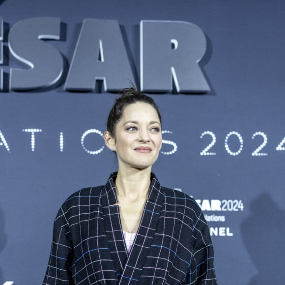 Ne reste plus qu'à s'armer d'un peu de patience en attendant la 49ème cérémonie des César qui se déroulera le 23 février prochain à l'Olympia
Marion Cotillard au photocall du dîner César Révélations 2024 à L'Élysée Montmartre à Paris le 15 janvier 2024. © Olivier Borde / Bestimage 