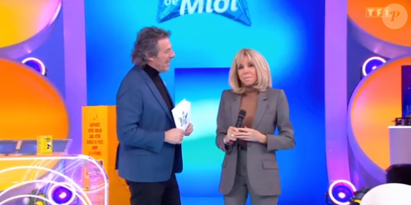 Brigitte Macron a fait une apparition surprise dans les "12 coups de midi" sur TF1 
Brigitte Macron sur le plateau des "12 Coups de midi" le lundi 15 janvier 2024