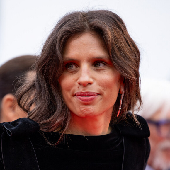 Maïwenn Le Besco - Montée des marches du film " Jeanne du Barry " pour la cérémonie d'ouverture du 76ème Festival International du Film de Cannes, au Palais des Festivals à Cannes. Le 16 mai 2023 © Olivier Borde / Bestimage 