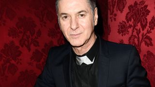 Etienne Daho : Lèvres en charpie, mâchoires brisées... cet accident qui lui a coûté son sourire
