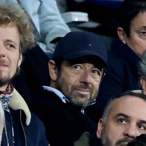 Patrick Bruel, François-Xavier Demaison - People des les tribunes de la coupe du Monde de Rugby France 2023 - Match de quart de finale "France-Afrique du Sud (28-29)" au Stade de France à Saint-Denis 15 octobre 2023. © Moreau-Jacovides/Bestimage