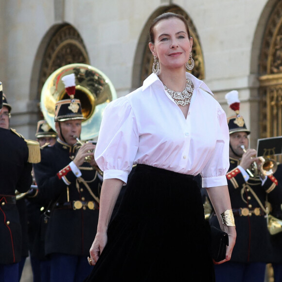 Mais plus de peur que de mal visiblement.
L'actrice Carole Bouquet - Dîner d'Etat au château de Versailles en l'honneur de la visite officielle du roi et de la reine d'Angleterre en France (20 - 22 septembre 2023). Le 20 septembre 2023. 150 invités triés sur le volet ont été conviés à cette occasion. © Stéphane Lemouton / Bestimage 