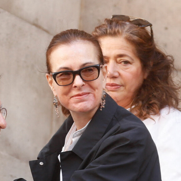 Carole Bouquet, Olivier Gluzman - Arrivées des célébrités aux obsèques de Jane Birkin en l'église Saint-Roch à Paris. Le 24 juillet 2023 © Jacovides-KD Niko / Bestimage  Funerals of the french singer Jane Birkin at Saint-Roch's church in Paris. On July 24th 2023