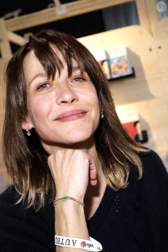 Sophie Marceau - Festival du Livre de Paris 2023 au Grand Palais Éphémère à Paris le 22 avril 2023. © Cedric Perrin / Bestimage 