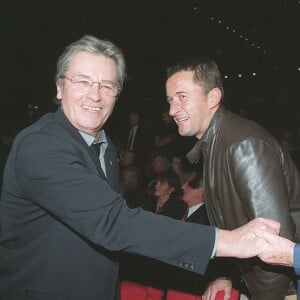 Ainsi que de Christophe Dechavanne.
Alain Delon, Christophe Dechavanne et Guy Lux, première de "Roméo et Juliette" à Paris.