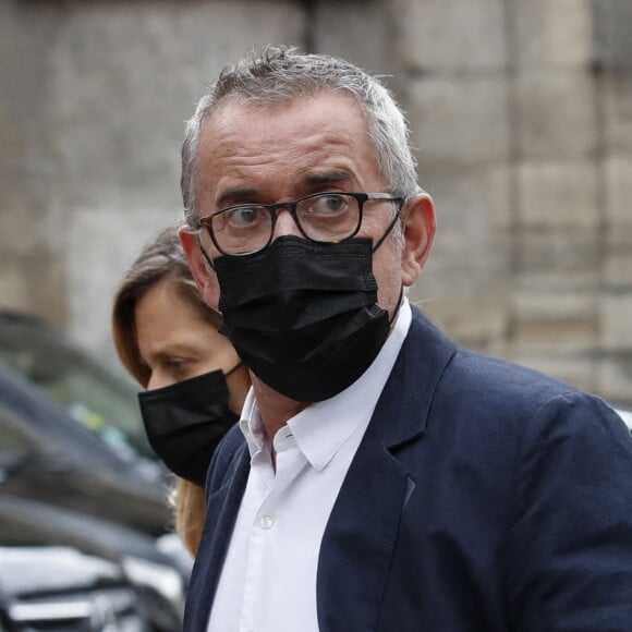 La soirée s'est déroulée au restaurant "Bambou" à Paris.
Christophe Dechavanne et sa compagne Elena Foïs - Obsèques de Jean-Paul Belmondo en en l'église Saint-Germain-des-Prés, à Paris le 10 septembre 2021. © Cyril Moreau / Bestimage