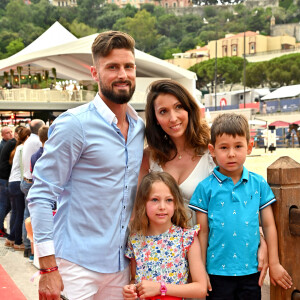 
Olivier Giroud en famille avec sa femme Jennifer et leurs deux enfants, Jade et Evan, assistent à la remise du prix du Prince Souverain lors de la dernière journée de la 15ème édition du Longines Global Champions Tour Jumping International de Monaco, qui a lieu sur le port Hercule à Monaco. Monaco, le 3 juillet 2021. © Bruno Bébert/Bestimage