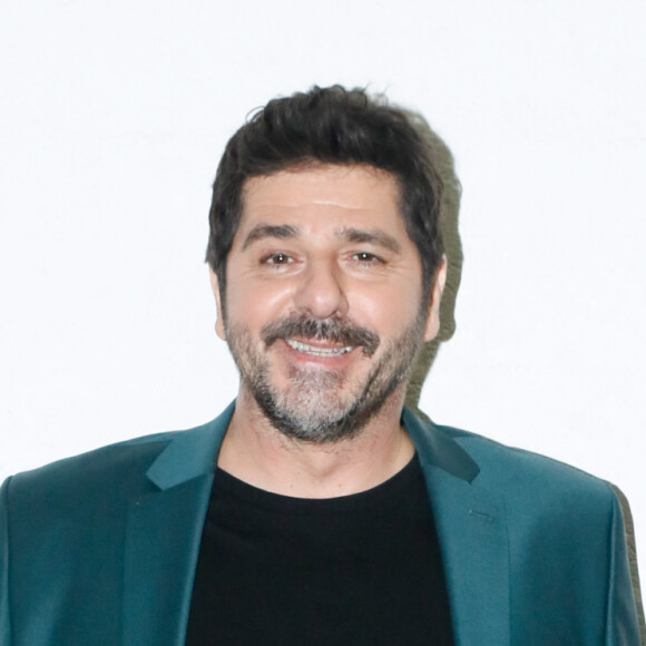 Exclusif - Patrick Fiori - Backstage de l'enregistrement de l'émission "La boîte à secrets 15", au Studio 128 à Saint Denis, présentée par F.Bollaert et diffusée le 17 février 2023 sur France 3 © Christophe Clovis / Bestimage Pour cette nouvelle émission de La boîte à secrets, F.Bollaert accueille S.Adamo, J.Bartoli et M.Boujenah pour une soirée toujours plus festive et émouvante. Chaque invité a le plaisir de découvrir des surprises réalisées sur mesure avec la complicité de ses proches. Alors, préparez-vous à découvrir des archives personnelles de nos invités, tenter de retrouver l'identité d'un invité mystère et des images exclusives tournées avec l'entourage des invités... Joies, émotions, fous rires, retrouvailles et révélations seront au menu de votre soirée. Une invitation à faire la fête et, attention, vous n'êtes pas au bout de vos surprises ! 