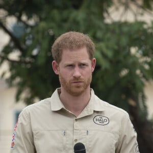 Le prince Harry, duc de Sussex, retourne sur les traces de sa mère à Huambo en Angola, le 27 septembre 2019