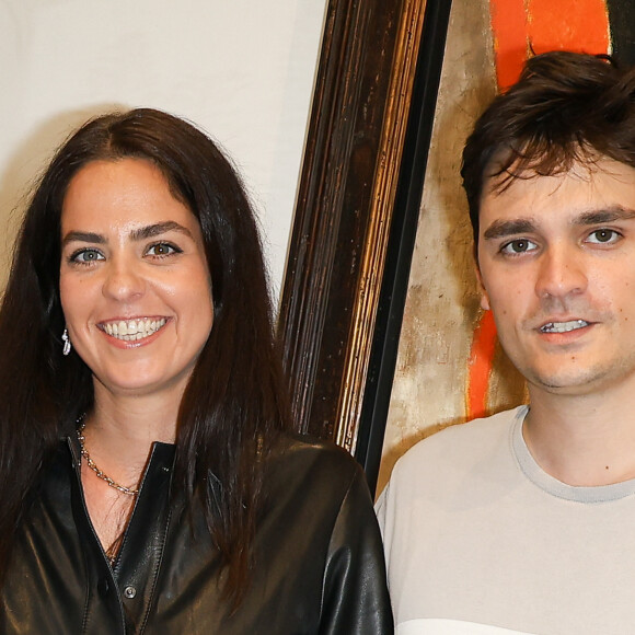 C'est ce que l'on apprend via nos confrères.
Exclusif - Anouchka Delon et Alain-Fabien Delon au cocktail à l'issue de la conférence de presse pour la vente de la collection Alain Delon chez Bonhams Cornette de Saint Cyr à Paris le 19 juin 2023. © Coadic Guirec/Bestimage