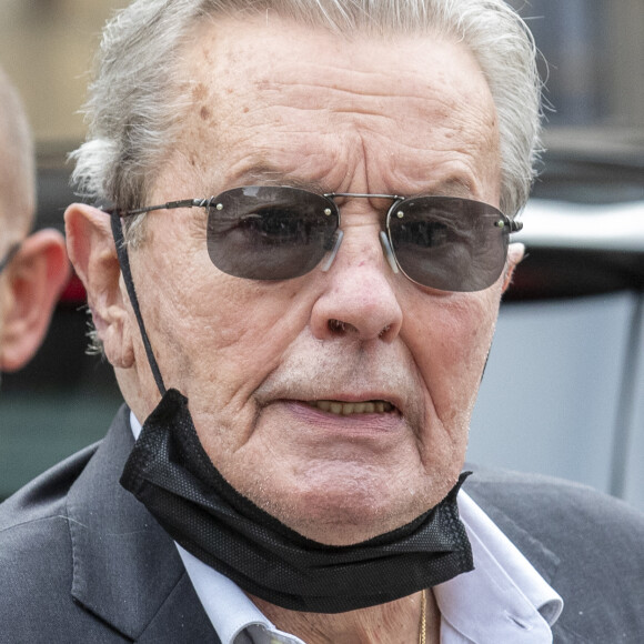 C'est ce que révèle BFMTV ce lundi.
Alain Delon - Obsèques de Jean-Paul Belmondo en en l'église Saint-Germain-des-Prés, à Paris le 10 septembre 2021. © Cyril Moreau / Bestimage