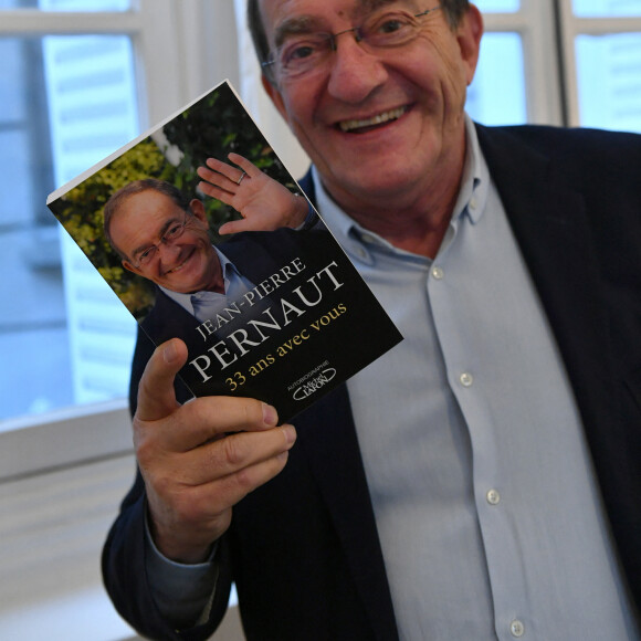 La photo va bientôt faire son retour en France
Jean-Pierre Pernaut - Jean-Pierre Pernaut et sa femme Nathalie Marquay lors de l'enregistrement de l'émission "Animaux Stars" le 23 novembre 2021, qui sera diffusée le 5 février 2022 sur la chaine Animaux. L'ancien présentateur du journal de 13h vient de révéler d'être atteint d'un cancer du poumon © Veeren/Bestimage