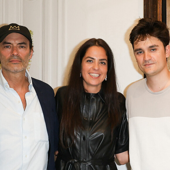 Alors qu'ils ont lui et son frère Alain-Fabien certains désaccord avec leur soeur Anouchka.
Exclusif - Anthony Delon, Anouchka Delon et Alain-Fabien Delon au cocktail à l'issue de la conférence de presse pour la vente de la collection Alain Delon chez Bonhams Cornette de Saint Cyr à Paris le 19 juin 2023. © Coadic Guirec/Bestimage