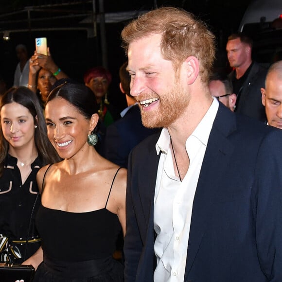 Leur visite en Jamaïque fut une surprise pour tout le monde.
Meghan Markle et le prince Harry - Première du film "Bob Marley: One Love" à Kingston, en Jamaïque.