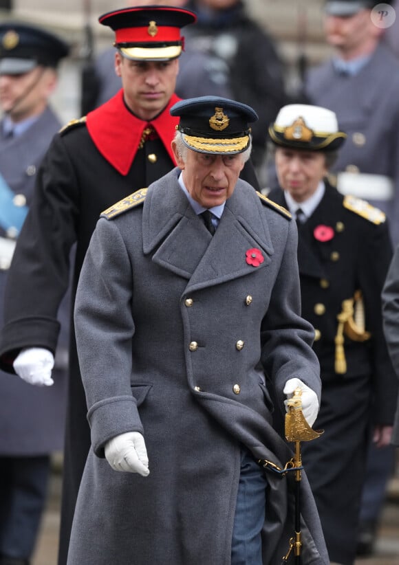 Le roi Charles III d'Angleterre - La famille royale honore les disparus des deux guerres mondiales lors de la cérémonie Remembrance Sunday (Dimanche du souvenir) au Cénotaphe à Londres le 12 novembre 2023.