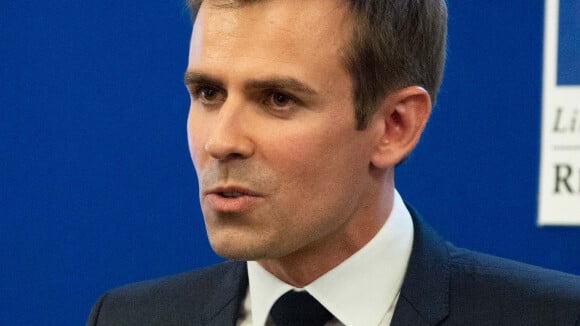 PHOTO Jean-Baptiste Marteau sans son mari Bruno ? Le journaliste s'affiche en vacances avec un autre homme...