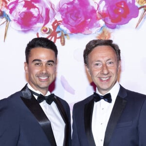 En interview, le créateur d'une application de rencontre gay s'est épanché sur le sujet
Stéphane Bern et son compagnon Yori Bailleres lors du Bal de la Rose 2022 au Sporting Club de Monaco en faveur de la Fondation Princesse Grace le 8 juillet 2022. © Cyril Moreau / Pool Monaco / Bestimage