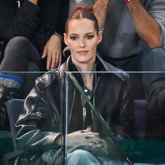 Exclusif - Maëva Coucke (Miss France 2018) - People dans les tribunes de la demi-finale de l'Open Rolex Paris Masters à l'Accor Arena entre N. Djokovic contre A. Rublev le 4 Novembre 2023. © Matthieu Mirville/Bestimage 