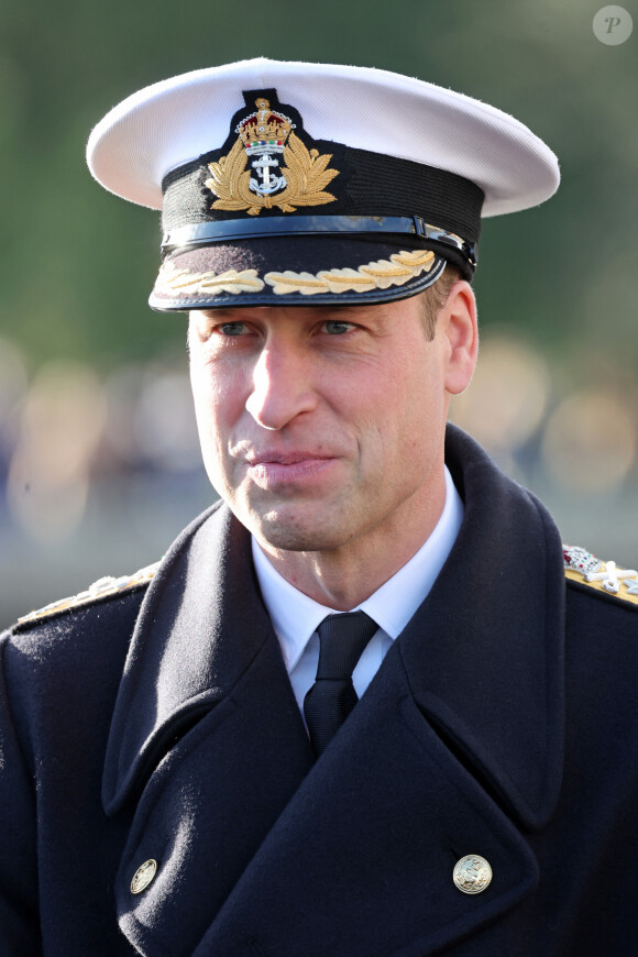 Le prince William de Galles assiste aux divisions du Lord High Admiral au Britannia Royal Naval College à Dartmouth, pour assister à un défilé de 202 cadets de la Royal Navy avec des élèves-officiers internationaux d'Oman, du Koweït, du Bangladesh et de Trinité-et-Tobago, au Royaume Uni.