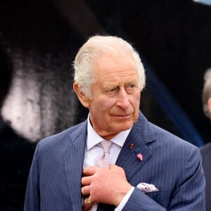 Le roi Charles III d'Angleterre - Le couple royal britannique, en visite en France du 20 au 22 septembre 2023, rencontre les membres de l'équipe de restauration de la cathédrale Notre-Dame de Paris. Cette dernière a été ravagée par un incendie en 2019. © Jacovides / Moreau / Bestimage 