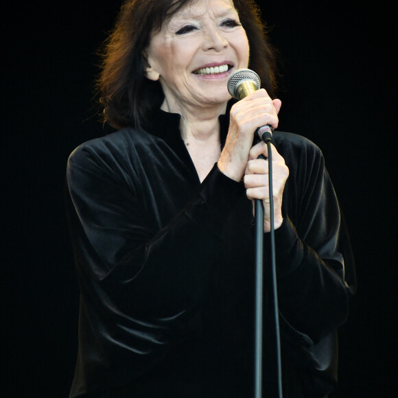 Juliette Gréco en concert lors de la Fête de l'Humanité 2015 à Paris.