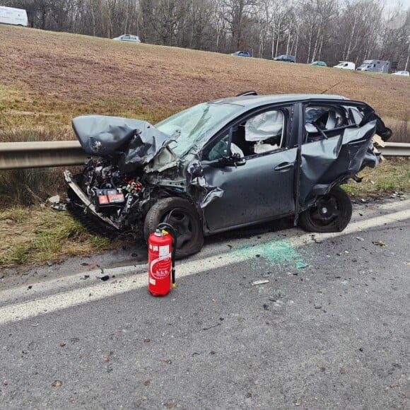 Sa voiture est entièrement détruite !
Ruben Sarfati a été victime d'un grave accident @ Instagram