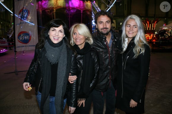Caroline Barclay, Marie Sara, Henri Leconte et leur fille Sara-Luna Leconte - Inauguration de la 3ème édition "Jours de Fêtes" au Grand Palais à Paris, le 17 décembre 2015.