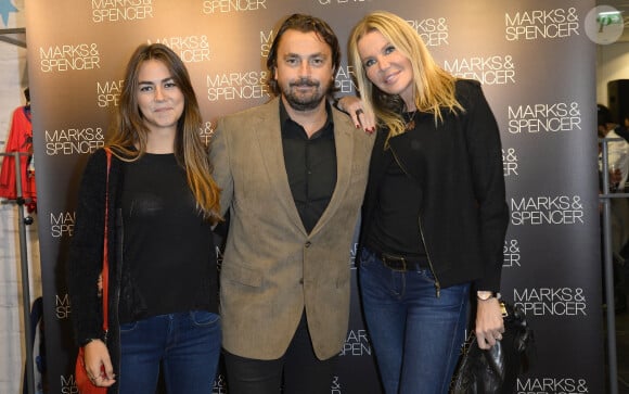 Henri Leconte ajoute un cliché qui permet de se rendre compte à quel point Sara-Luna lui ressemble
 
Henri Leconte, sa fille Sara-Luna, et sa femme Florentine - Soiree d'inauguration du centre commercial "Beaugrenelle" a Paris, le 22 octobre 2013.
